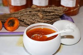 Une Merveilleuses Association Que L Abricot Etal Lavande Pour Une Confiture Divinement Parfumee Recette Confiture Confiture Abricot Confiture