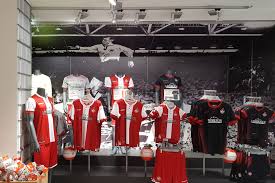 Sokker liedtjies gratis, 'n kaiserslautern aanhanger chant lirieke. Neuer 1 Fck Fanshop Westkurve Eroffnet Wgld