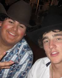 Dressed up this weekend 🕺