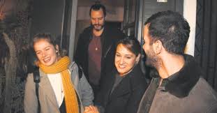 Güncelleme 22 haziran 2019 kuzgun dizisinde dila karakterine hayat veren ve dizinin sezon finalinde vurulan burcu biricik sevgilisi ile çıktığı tatilde kuzgun dizisine devam edeceğini ilk ağızdan açıkladı. Baris Arduc Ve Burcu Biricik Kuzgun Ile Ekranlara Donuyor Son Dakika