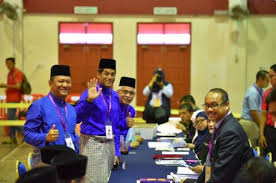 His birthday, what he did before fame, his family life, fun trivia facts, popularity rankings, and more. Highlight Warna Warni Hari Penamaan Calon Pru14 Semasa Mstar