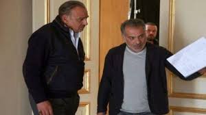 وكان بدأ المخرج حاتم على حياته بالكتابة المسرحية وكتابة النصوص الدرامية والقصص القصيرة، وحصل على إجازة في الفنون المسرحية من المعهد العالي للفنون المسرحية في. Wbp1evo1 Ouhom