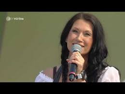 Die show wird live ab 11.50 uhr ausgestrahlt, ende der sendung ist um 14 uhr. Antonia Aus Tirol Verdammt In Alle Ewigkeit Zdf Fernsehgarten 20 09 2020 Youtube