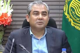 BK MODI HANDS BATON, KEEPS REMOTE