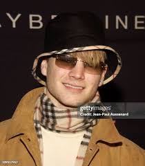 David Ivar's Instagram, Twitter & Facebook