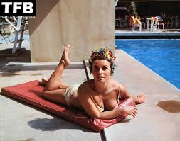 Senta Berger Nude & Sexy Collection (17 Photos) | TheFappening