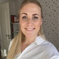 Julie Klug's Instagram, Twitter & Facebook