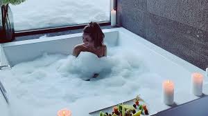 «aller erstes badewannen shooting ist vollbracht und es war mega schwer, aber witzig …» Sarah Lombardi Hot Fast Nackt Shooting In Der Badewanne Promiflash De