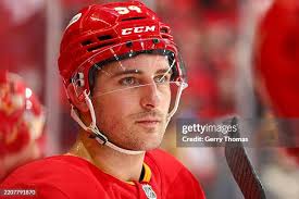 300 Brayden Thomas Photos & High Res Pictures