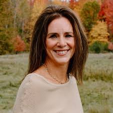 Carrie Helmer's Instagram, Twitter & Facebook