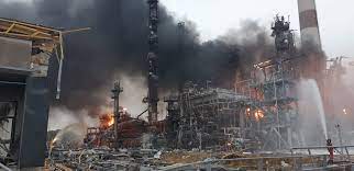 The blast and the resulting fire prompted the authorities to evacuate over 1,800 people from the area. Etiqueta Bayernoil Al Twitter