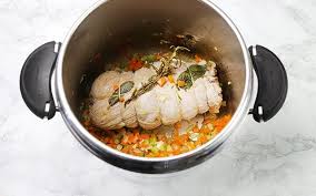 Nella ricetta dell'arrosto di vitello in pentola, il riposo dopo la cottura è importantissimo. Pin Su Pentola A Pressione
