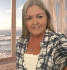 Erin Wright (@erin.wright.566)