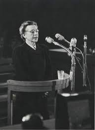 Se trata de un acto reflejo del alma del político cuando enfrenta a un poder que pretende hacerse total y busca dominar el ser y el quehacer. 7 Ideias De Milada Horakova Historia Comunistas Figuras Historicas