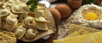 Balanzoni è un laboratorio artigianale di bologna dedicato alla produzione di pasta fresca. Pasta Fresca Rg Bologna