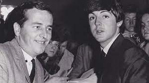 He was born on september 2, 1938 and his birthplace is australia. Ivt8iueohikp9m
