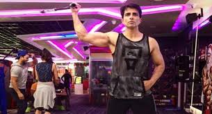 Actor Sonu Sood Unravels His Fundas For Staying Fit Thehealthsite Com Every day sonu works on two body parts in gym. actor sonu sood unravels his fundas for