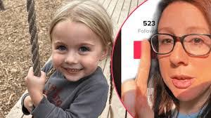 Eleanor Wren's Instagram, Twitter & Facebook