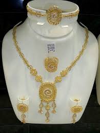 Jewellery Designs And Collections From Saudi Arabia Gold Necklace Designs Gold Jewelry Outfits Pure Gold Jewellery