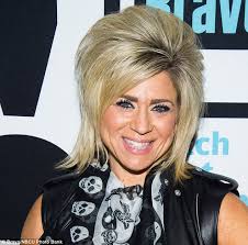 Long Island Medium Theresa Caputo Branded Fake By Private Investigator Daily Mail Online
