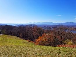 Read reviews from flowers on the hill at 290 derry rd in hudson 03051 from trusted hudson restaurant reviewers. Hudson Two Hours And A World Away New York Social Diary