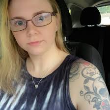 What is happening with the gunshots and sirens in Lenoir City?