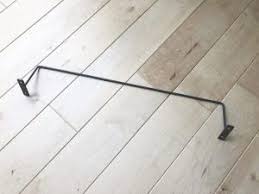 100均diy seria セリア のアイアンバーのサイズ 長さと活用法 ペーパーホルダー 物干し 調理器具掛け オーブン皿や歯ブラシの収納にも 雪見日和 バスタオル掛け セリア アイアンバー 歯ブラシの収納