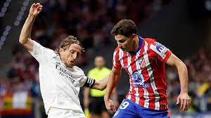 El Atlético de Julián Álvarez empató 1-1 ante el Real Madrid en un clásico  con incidentes | TN