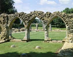 hailes abbey founded by the earl of cornwall in thanks for surviving a shipwreck it housed a renowned relic english heritage art and architecture heritage