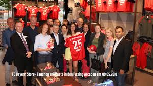 4.8 star rating 5 reviews. Fc Bayern Store Fanshop Eroffnete In Den Pasing Arcaden Am 09 05 2018 Youtube