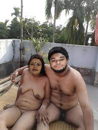 Naked indian aunty