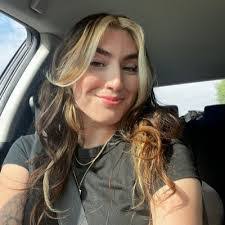 Annette Warner's Instagram, Twitter & Facebook