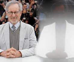 This is a design company known for its innovative clothing's and thoughts. Anti Paparazzi Reflective Clothing