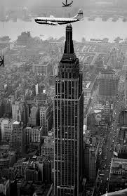 Panam Clipper Flies Above Manhattan 1949 Rent Direct Com Rent An Apartment In Ny With No Broker Fee Vintage New York Nyc History Old Photos