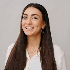 I'm not 2 different people, so why not share a little personal here as  well, right? Happy to share that after 6.5 years together and a bunch of  COVID postponements, Hamza Khan and