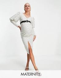 Ama le tue nuove forme, vestile con gli abiti giusti, sentiti bella in ogni occasione e non rinunciare mai al tuo stile. Capi Da Cerimonia Premaman Vestiti E Look Asos