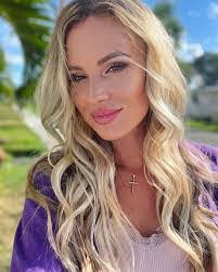 Ashley Deshields's Instagram, Twitter & Facebook