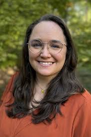 Claudia Hendrix's Instagram, Twitter & Facebook