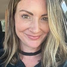 Angelique Owen's Instagram, Twitter & Facebook