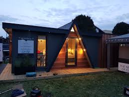 The Pembroke Is One Of Our Most Popular Glamping Pods And Is Available In A Choice Of Floor Plans To Suit Your Exact Ne Small House Luxury Lodge Architecture