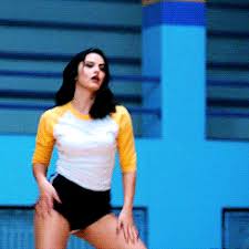17 veronica moments on riverdale that prove we don't appreciate her enough. Gifs Veronica Lodge Riverdale Amino