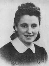 Marie Mandel's Instagram, Twitter & Facebook