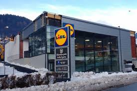 Guarda tutti i se vai su internet per cercare i volantini di lidl, sei nel posto giusto.siamo stati da lidl, per selezionare e consigliarvi i 10 prodotti migliori italiamo, per chi volesse scegliere solo prodotti italiani: Tione Domani Apre Lidl Giudicarie E Rendena Trentino