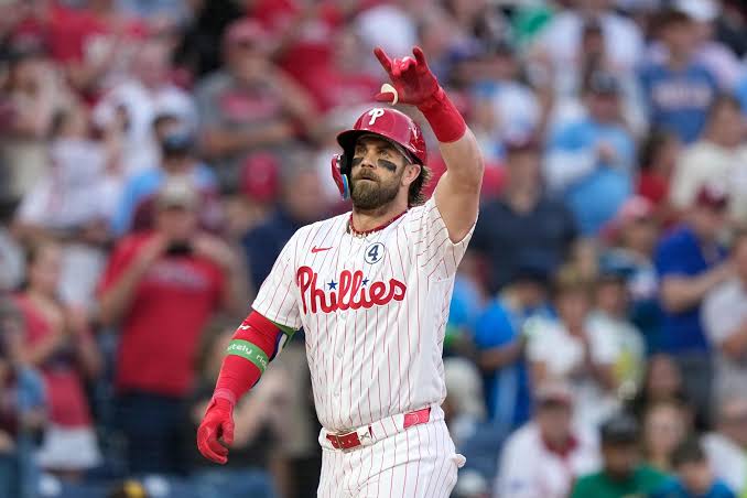 Bryce Harper homers, Jhoan Duran fans side in the 9th as Phillies top Padres