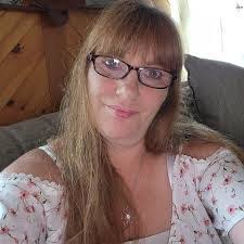 Renee Seely's Instagram, Twitter & Facebook