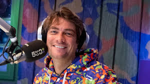 Artiesten zetten rotterdam op z'n kop in de rtl boulevard songfestivalbus. Frank Dane Returns To Rtl Boulevard After Five Years As An Expert Teller Report