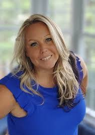 Tamara Lowry's Instagram, Twitter & Facebook