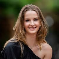 Cleo Ray's Instagram, Twitter & Facebook