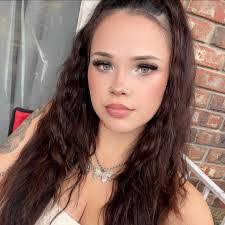 Charissa Williams's Instagram, Twitter & Facebook