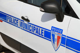 Copiez simplement l'url affichée dans la barre d'adresse de. Margny Les Compiegne Un Homme Retrouve Mort Dans Une Voiture En Face De L Aerodrome Actu Oise